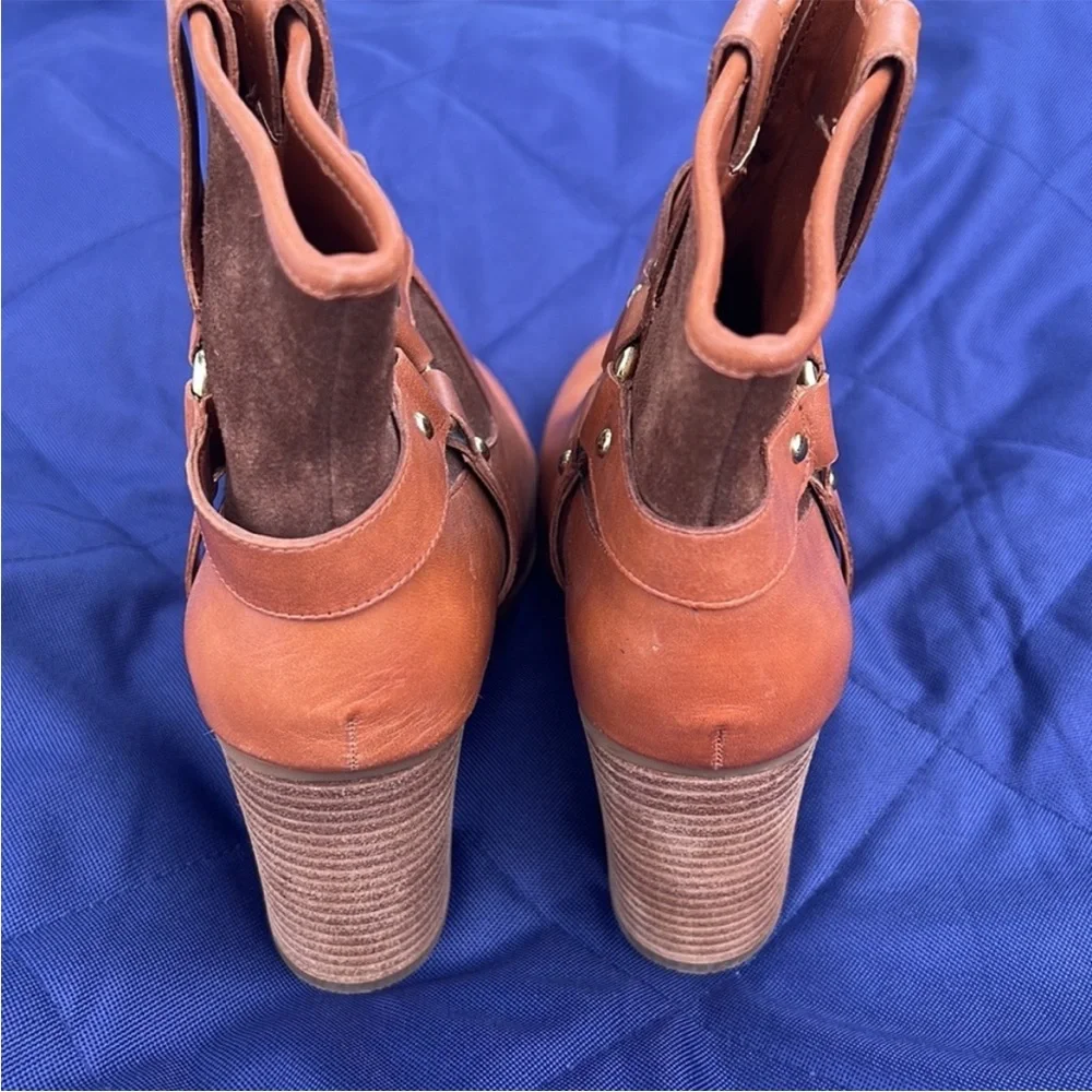 Ralph Lauren Women’s Dylan Tan Leather Brown Suede Gold Ankle Bootie Shoe Size 7